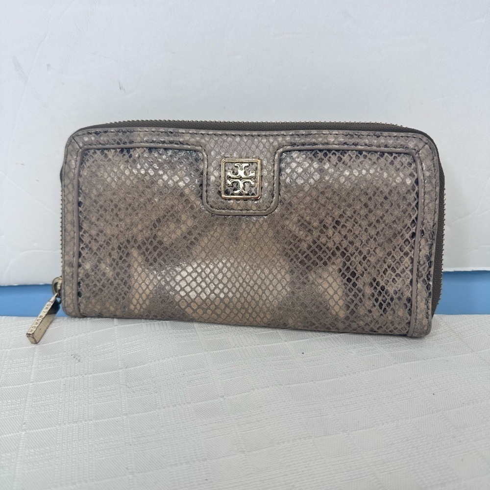 Tory Burch Wallet Leather Snake Print Continental Zip Gold Logos Pulls 8"x4"Rare